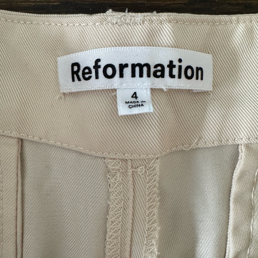 NWT Reformation Mason Cropped Pant in Oyster - Picture 3 of 5